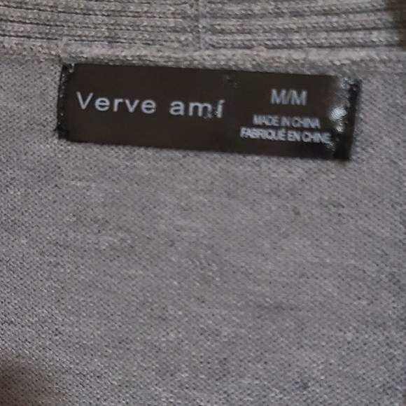 VERVE AMI WOMEN'S SIZE MEDIUM CARDIGAN SWEATER SLEEK SOFT CLASSIC - Picture 3 of 5